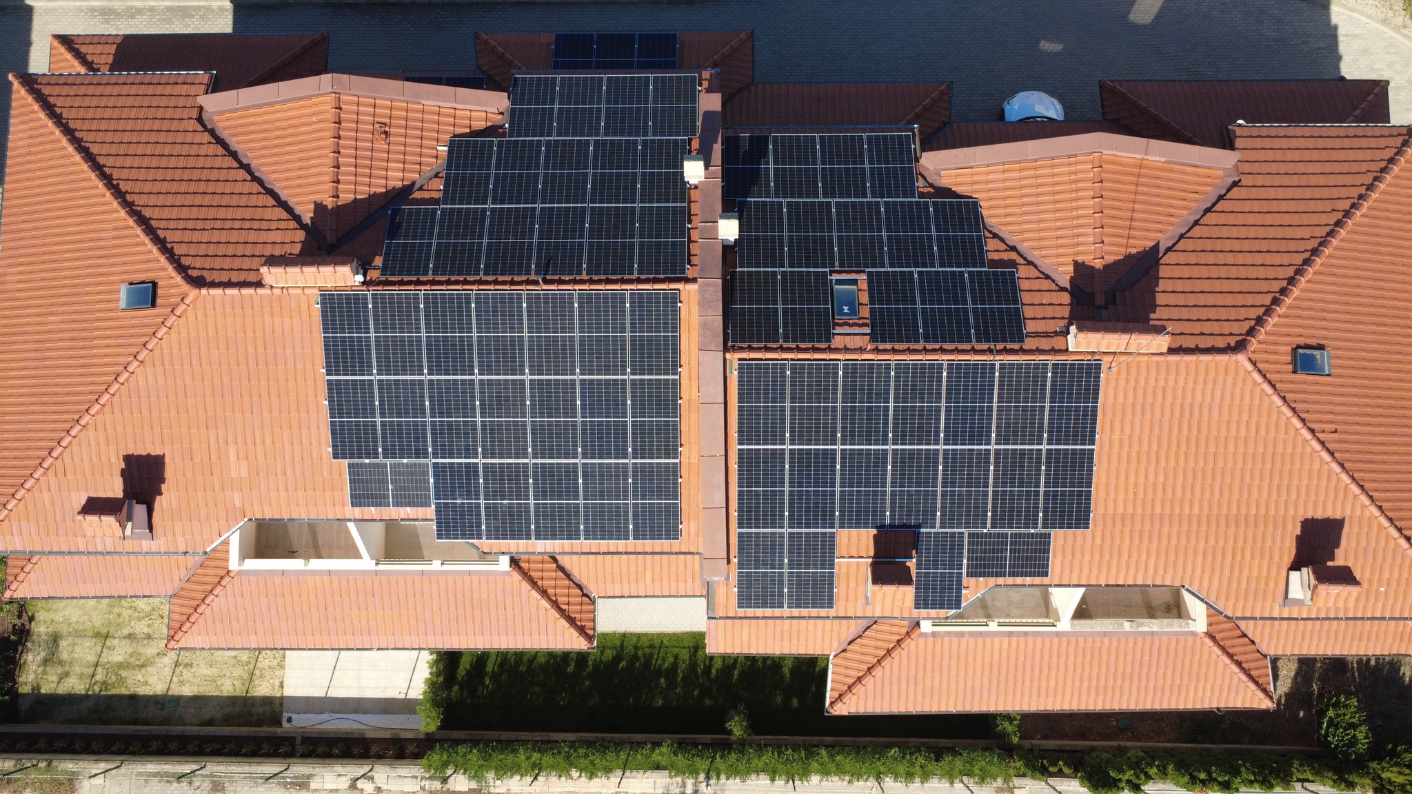 Нов покрив вече улавя силата на слънцето